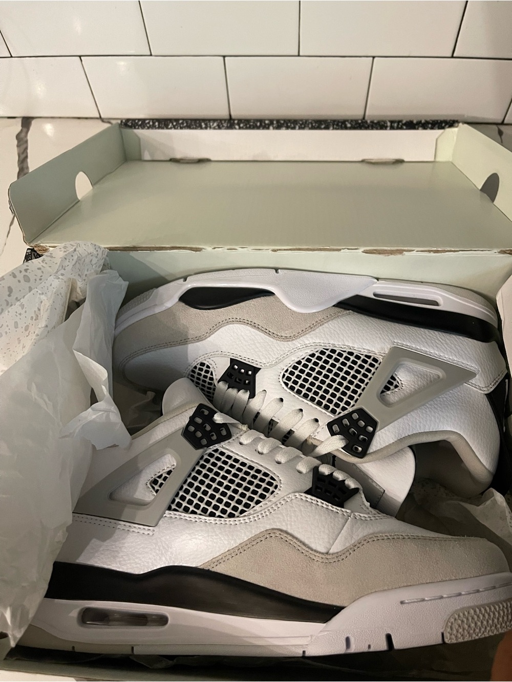 Men’s Retro 4 Military Black Size 10. - Picture 2 of 8